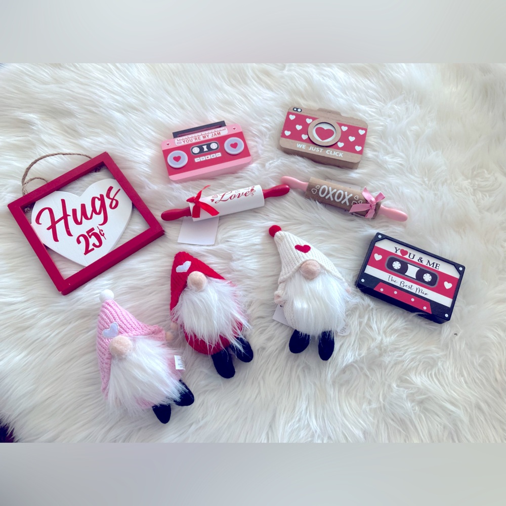 Assortment of Valentine decor